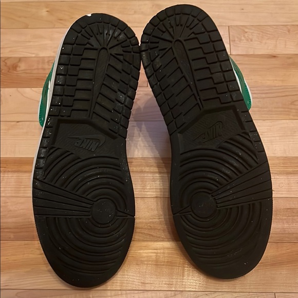 Mens Pre-owned Size 8 Nike Air Jordan 1 Mid - Green and White Sneakers. - Picture 7 of 7